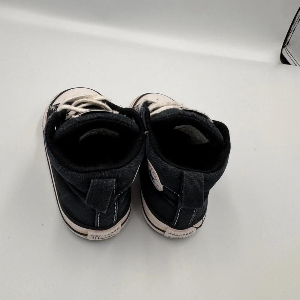 Converse Toddler Boy Girl Size 7 Black and White Kids High Tops Sneakers Shoes